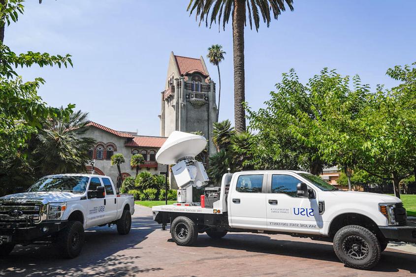 Wildfire Interdisciplinary Research vehicles and 菠菜网lol正规平台 tower